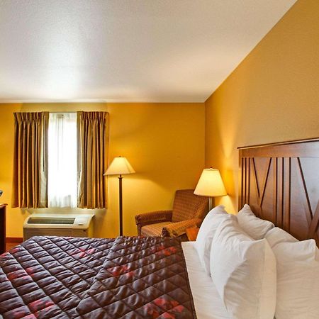 Rodeway Inn & Suites Phillipsburg Экстерьер фото