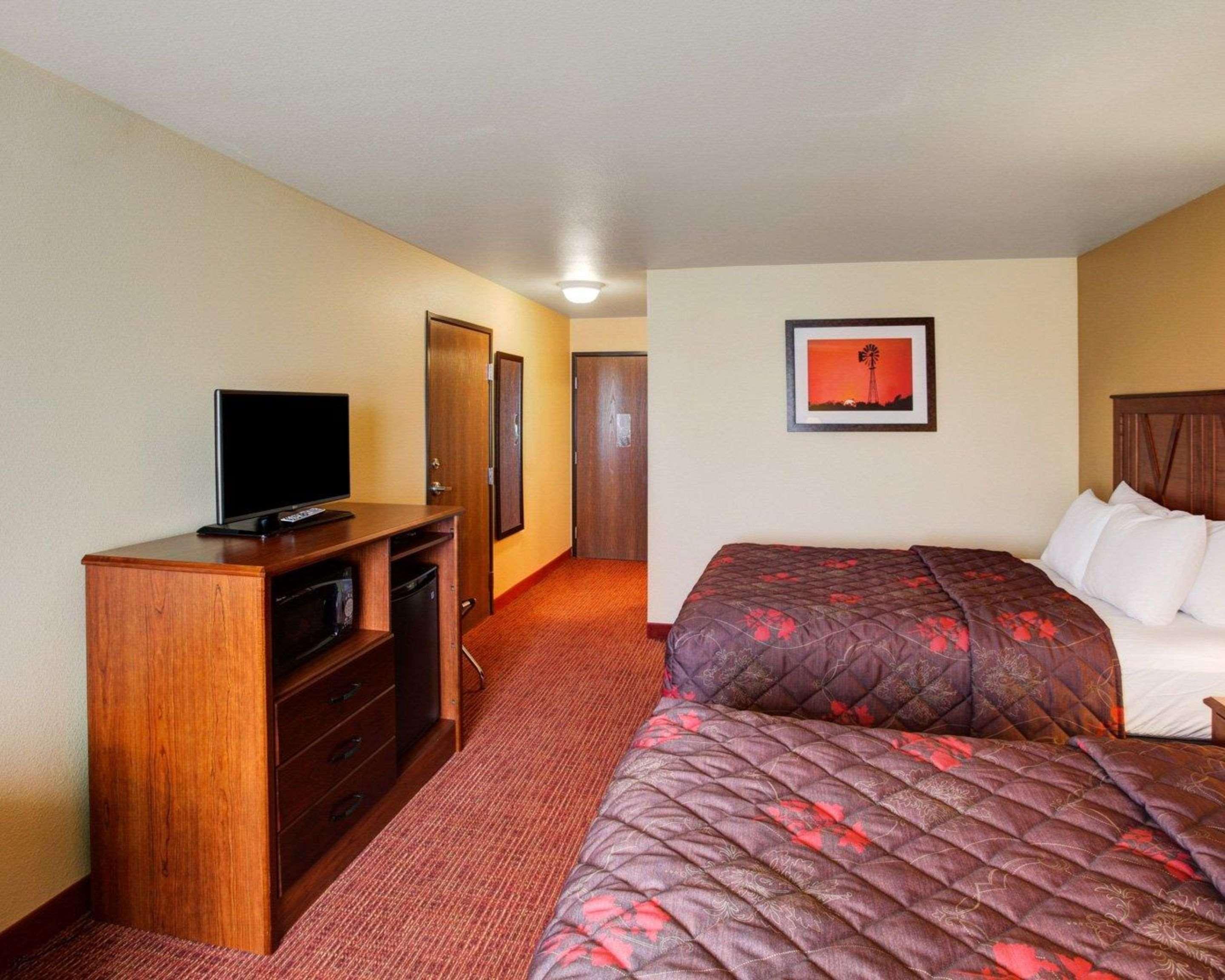 Rodeway Inn & Suites Phillipsburg Экстерьер фото