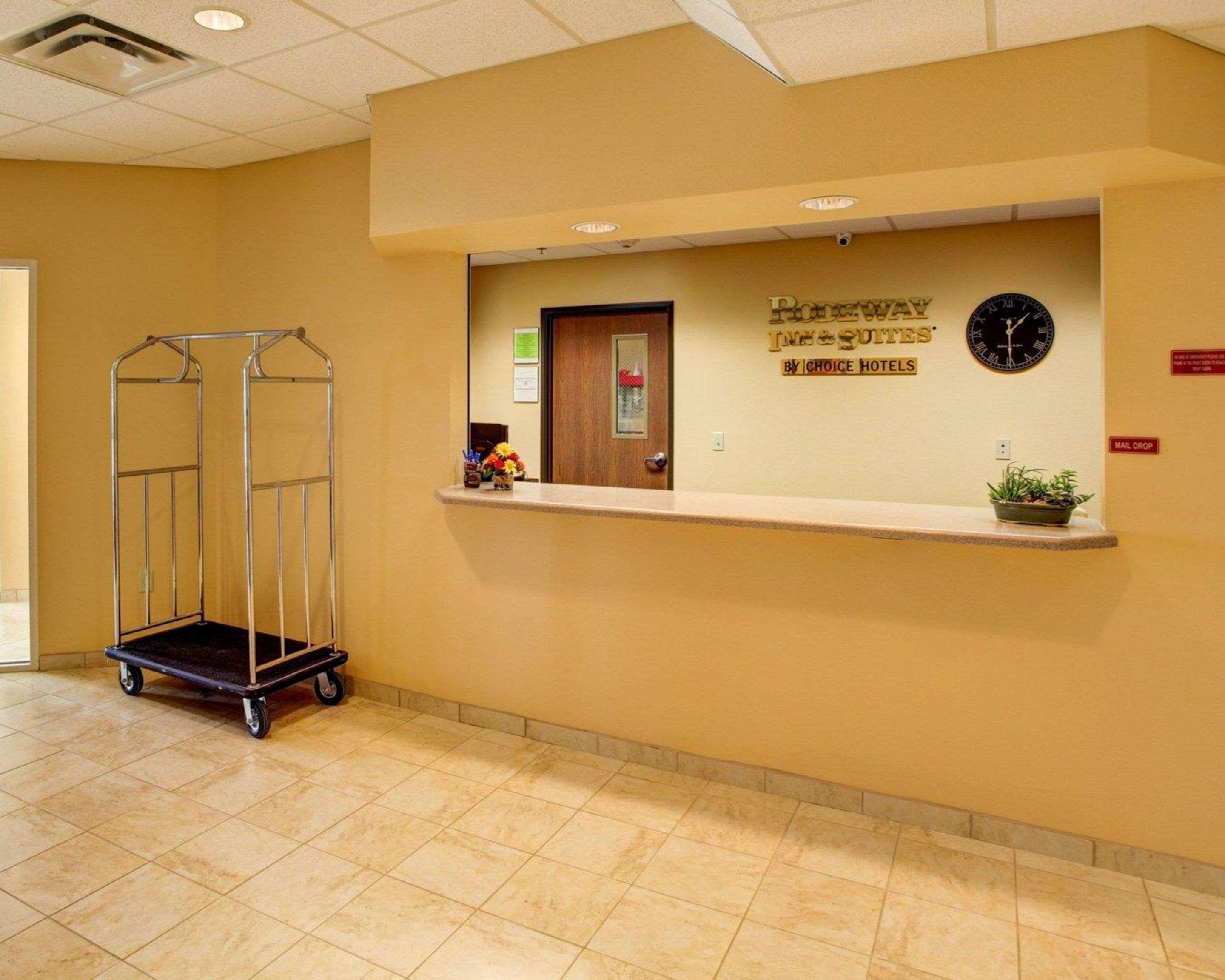 Rodeway Inn & Suites Phillipsburg Экстерьер фото