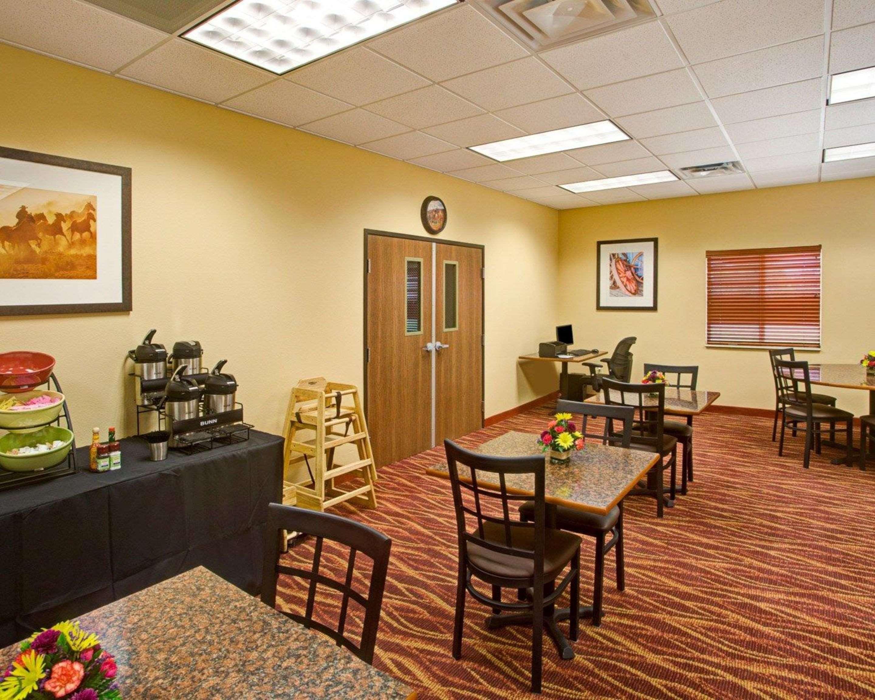 Rodeway Inn & Suites Phillipsburg Экстерьер фото