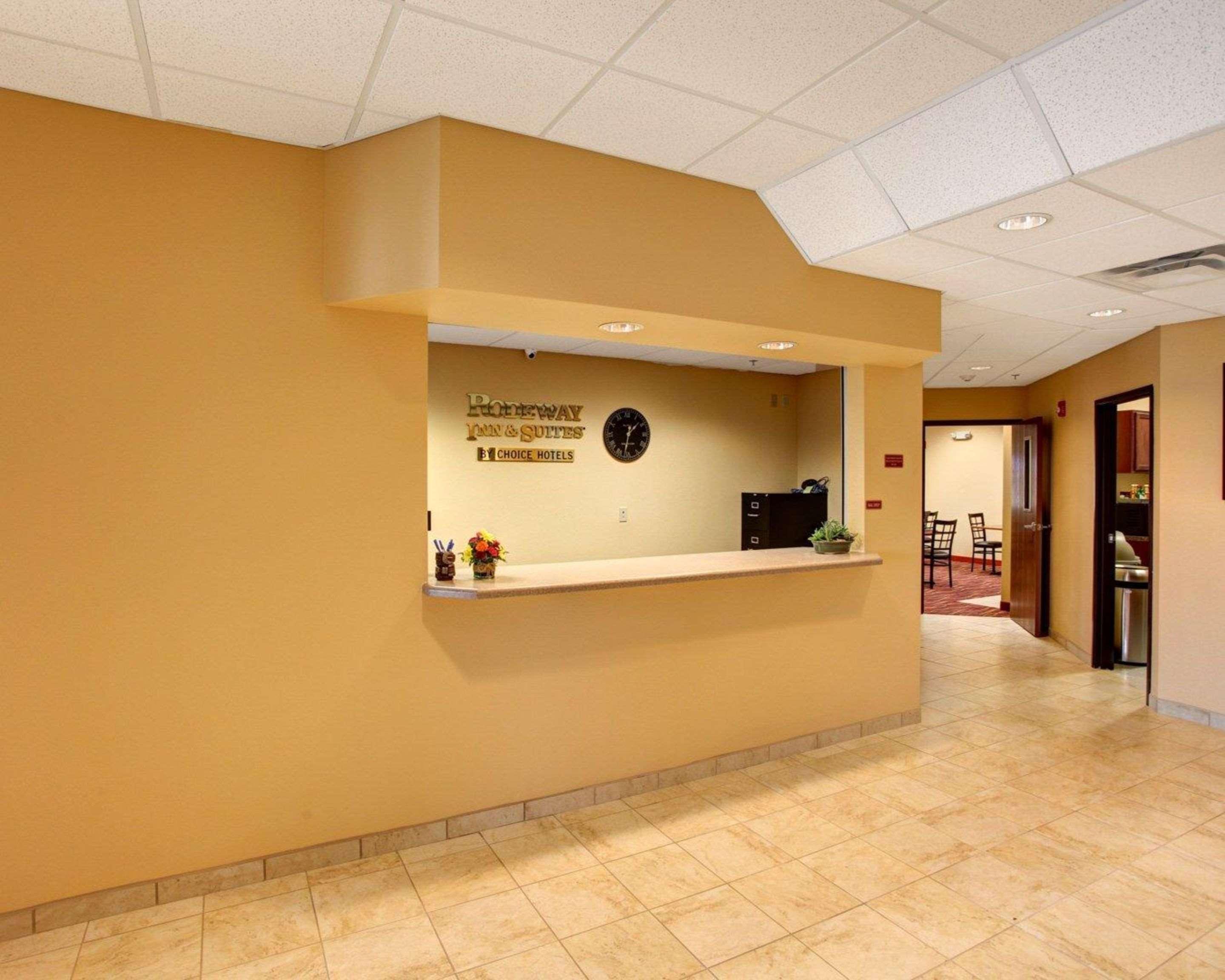 Rodeway Inn & Suites Phillipsburg Экстерьер фото