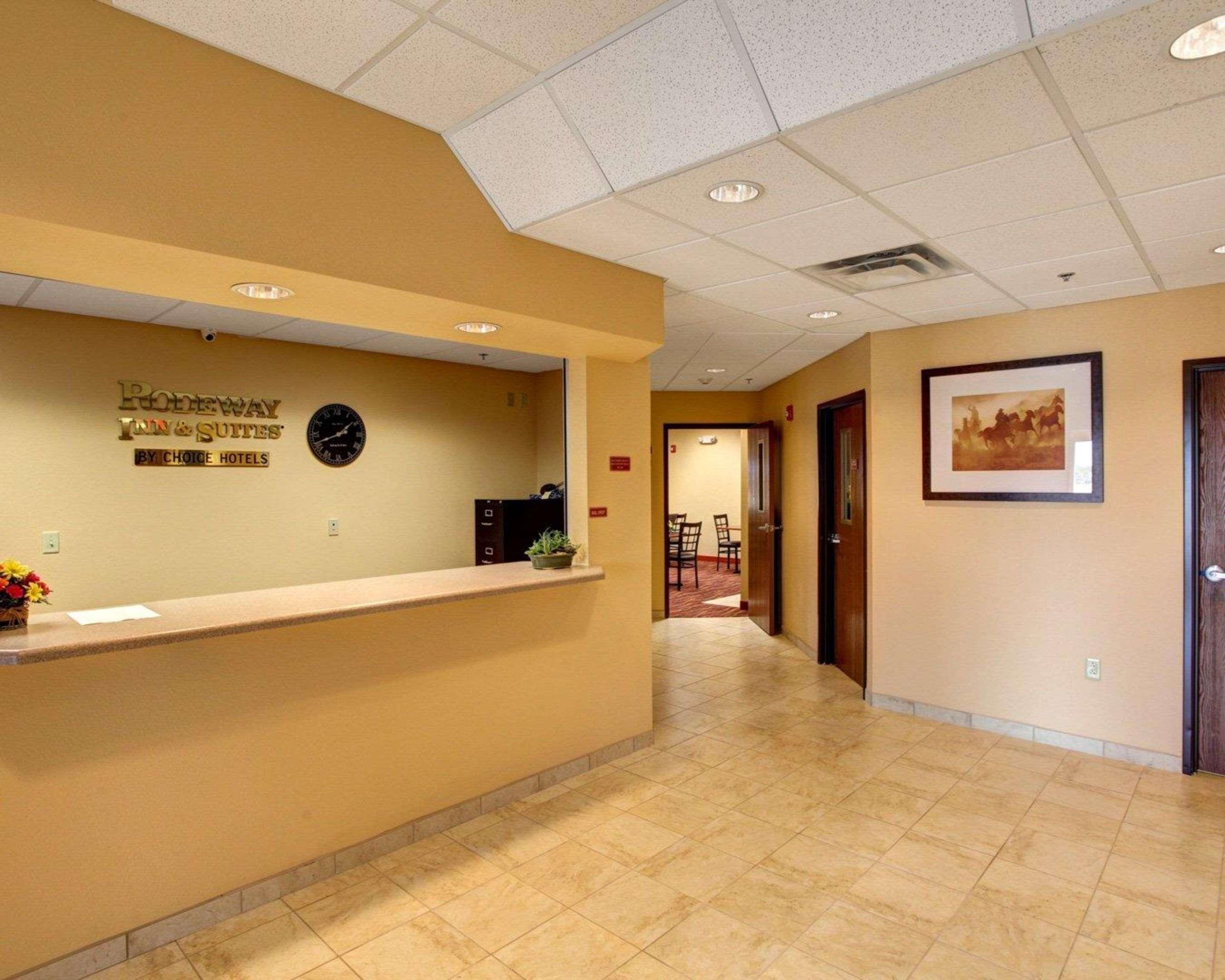 Rodeway Inn & Suites Phillipsburg Экстерьер фото