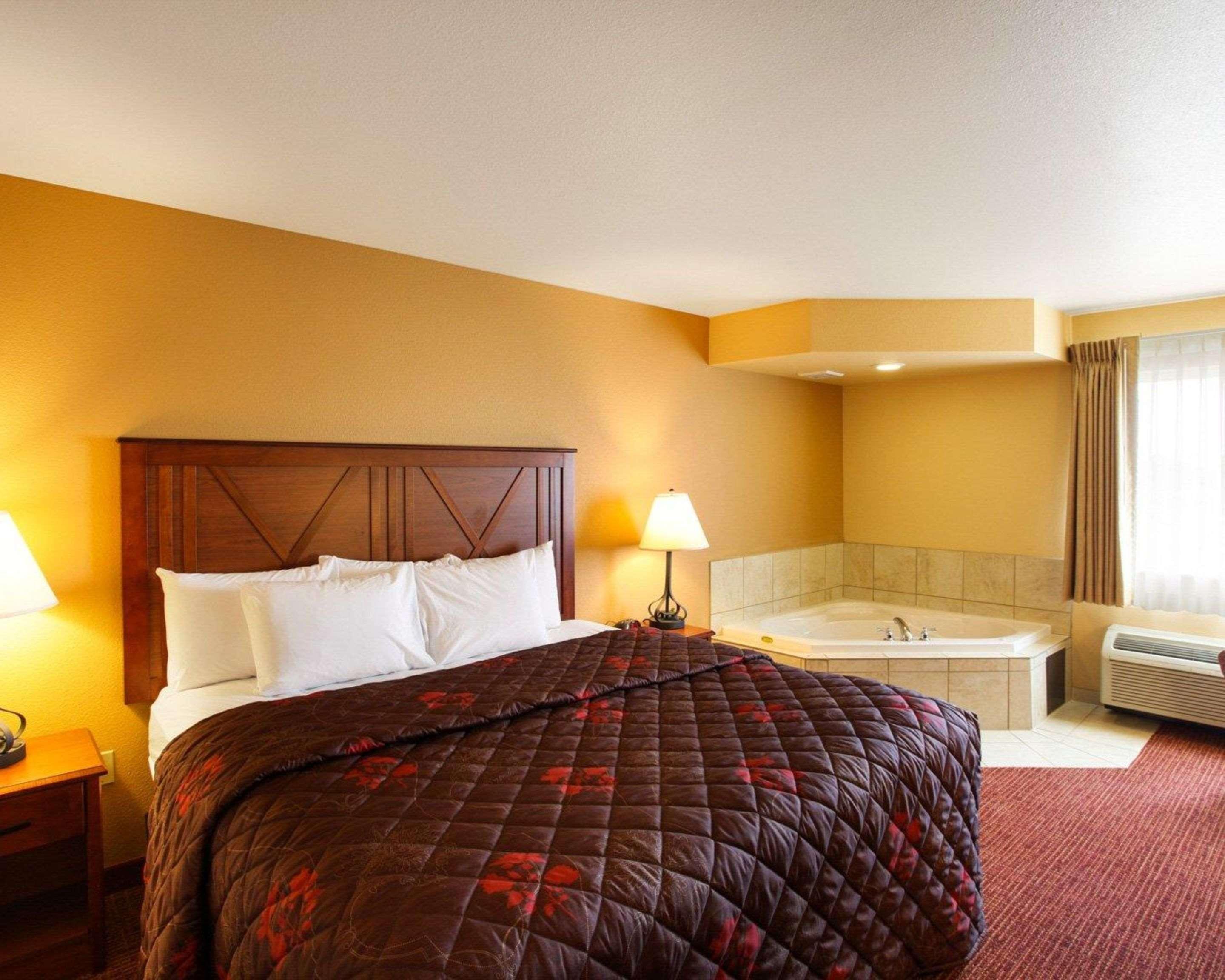 Rodeway Inn & Suites Phillipsburg Экстерьер фото