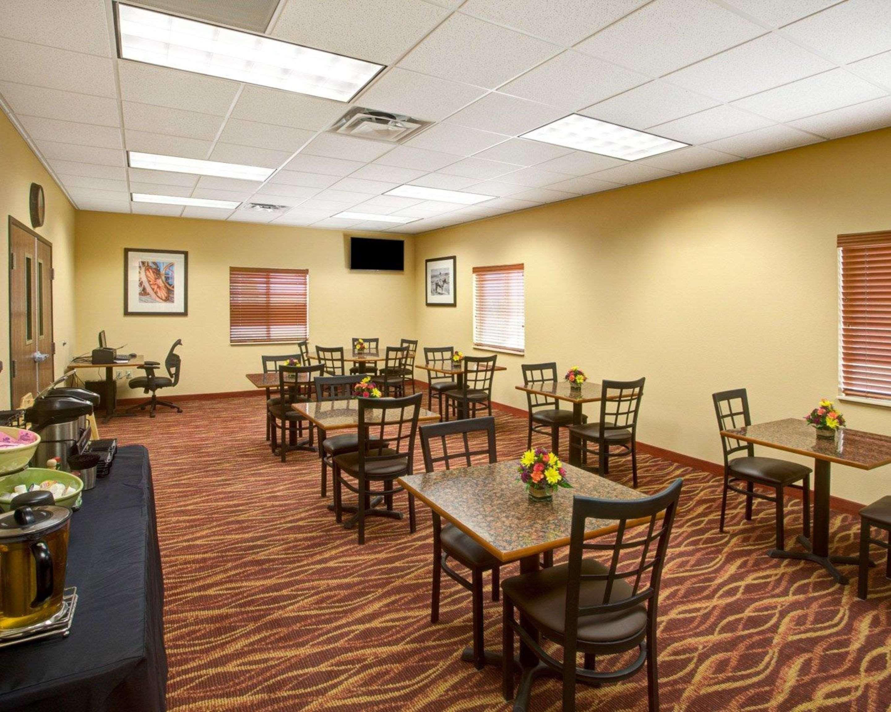 Rodeway Inn & Suites Phillipsburg Экстерьер фото