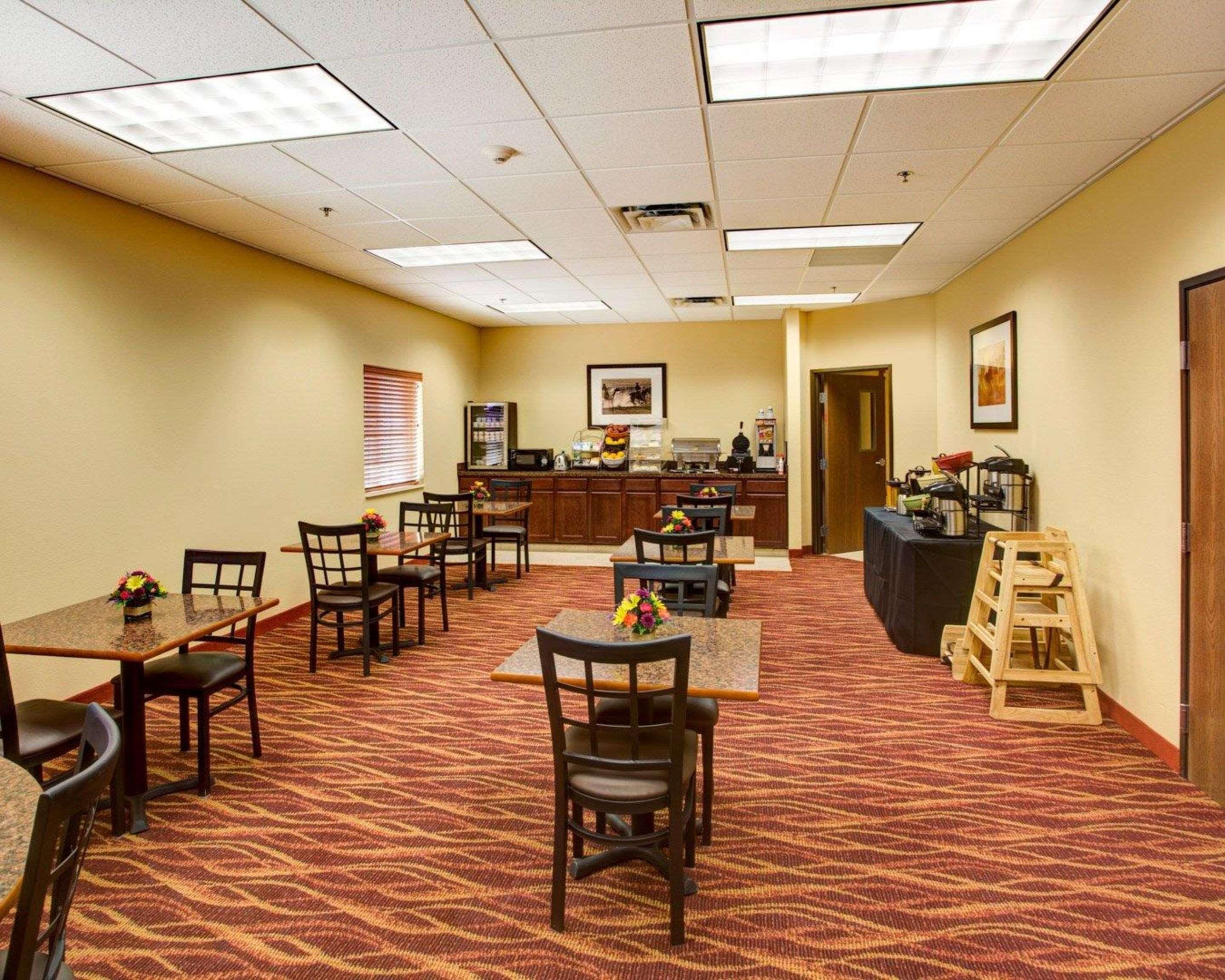 Rodeway Inn & Suites Phillipsburg Экстерьер фото