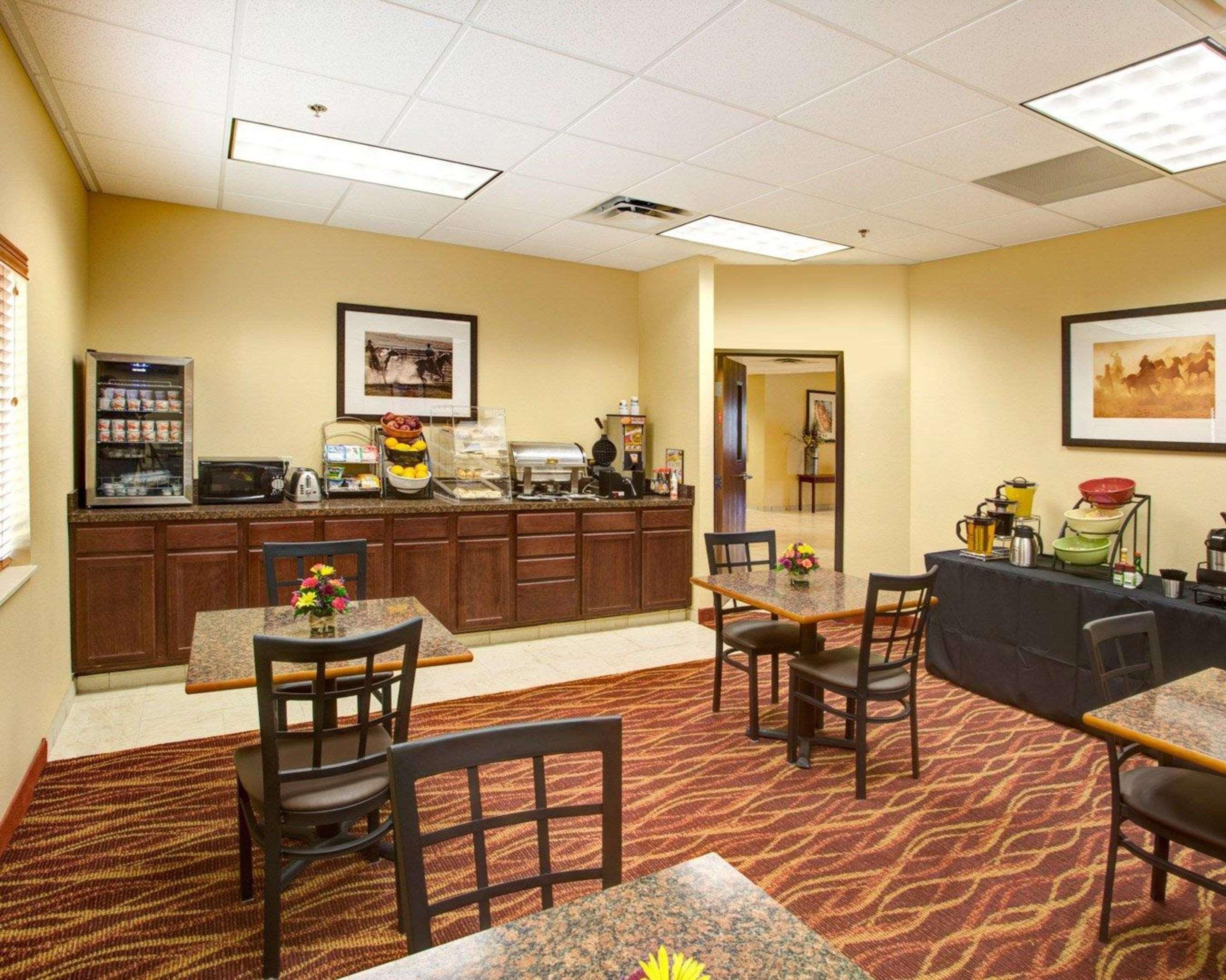 Rodeway Inn & Suites Phillipsburg Экстерьер фото