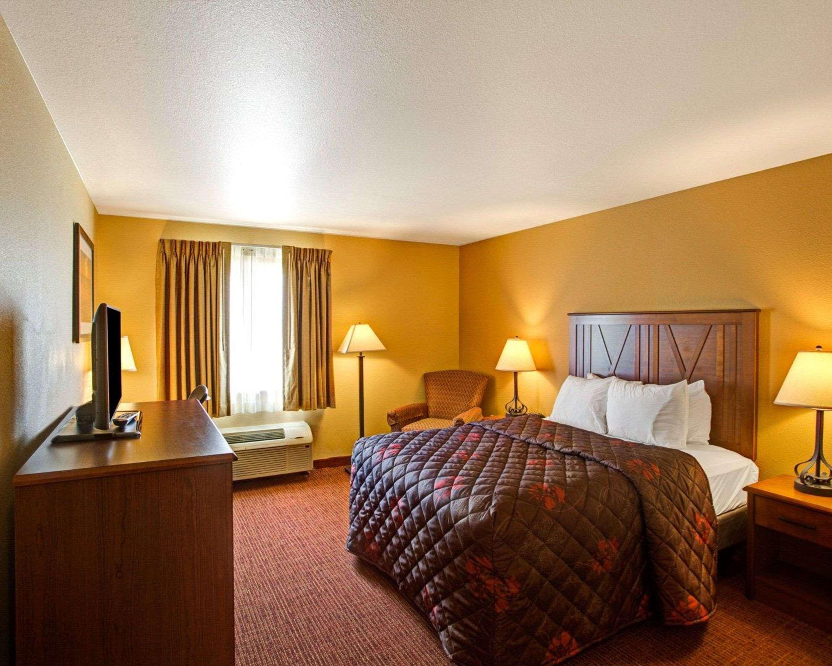 Rodeway Inn & Suites Phillipsburg Экстерьер фото