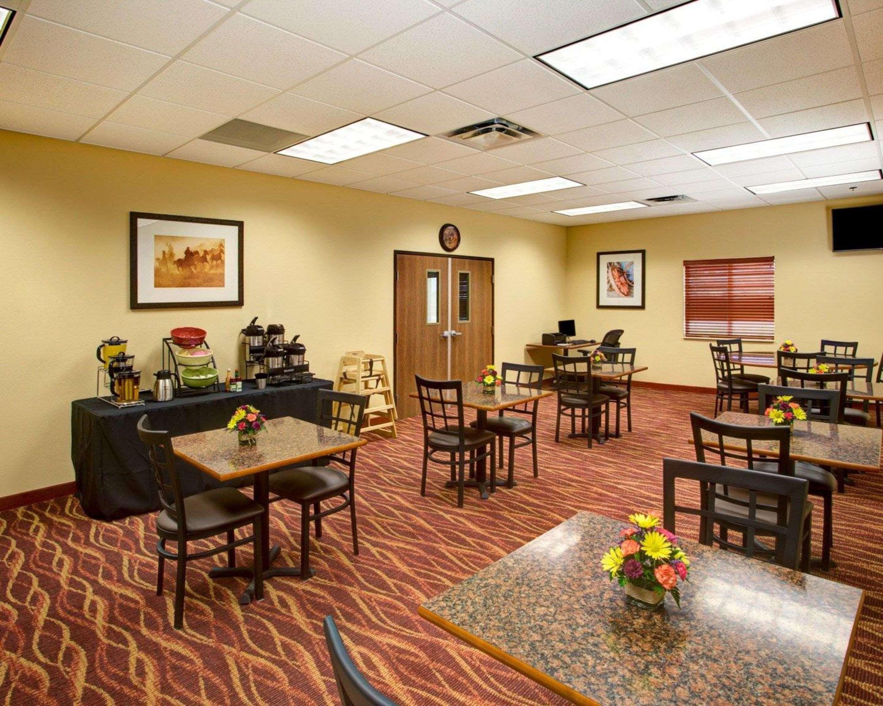 Rodeway Inn & Suites Phillipsburg Экстерьер фото